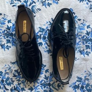Louise et Cie Derby patent leather bloc shoes